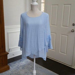 New Directions Light Blue Bell Sleeved Tunic Size Large